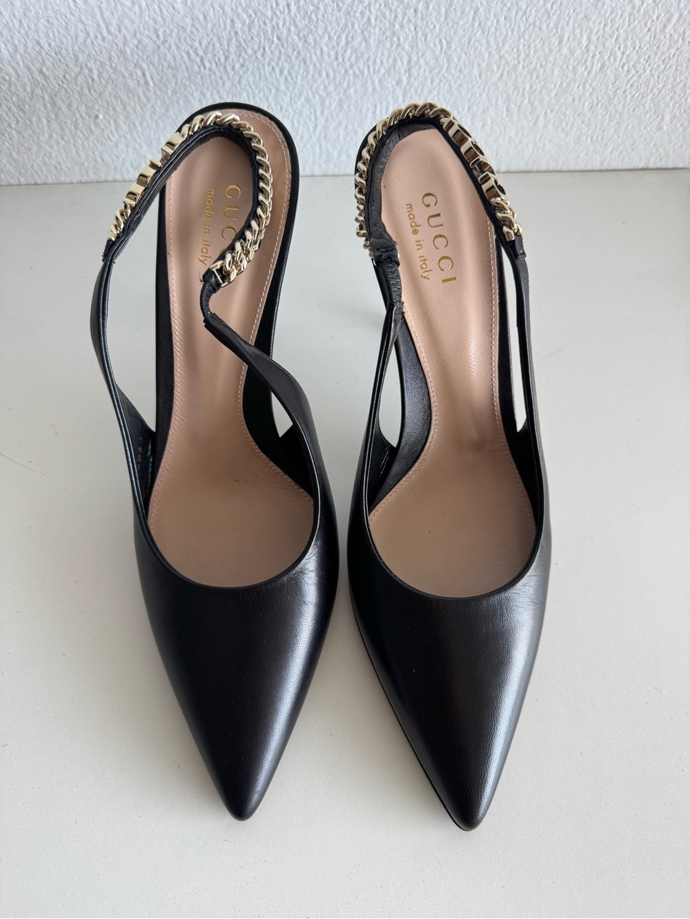 Gucci Signoria Leather Pointed Slingback Pumps with Gold Chain